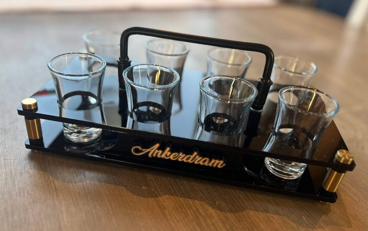 Drammebrett inkludert 8 glass